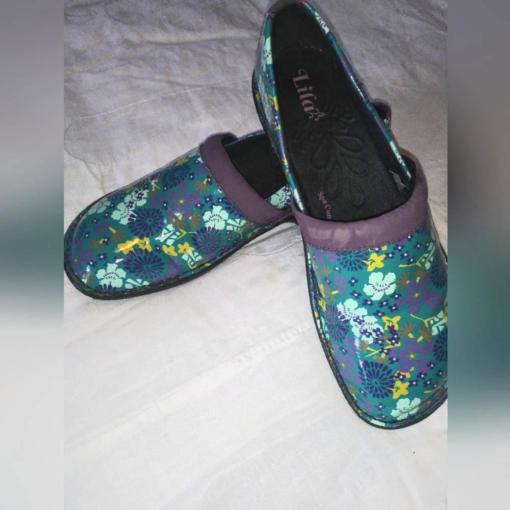 Lala shoes. Size 11